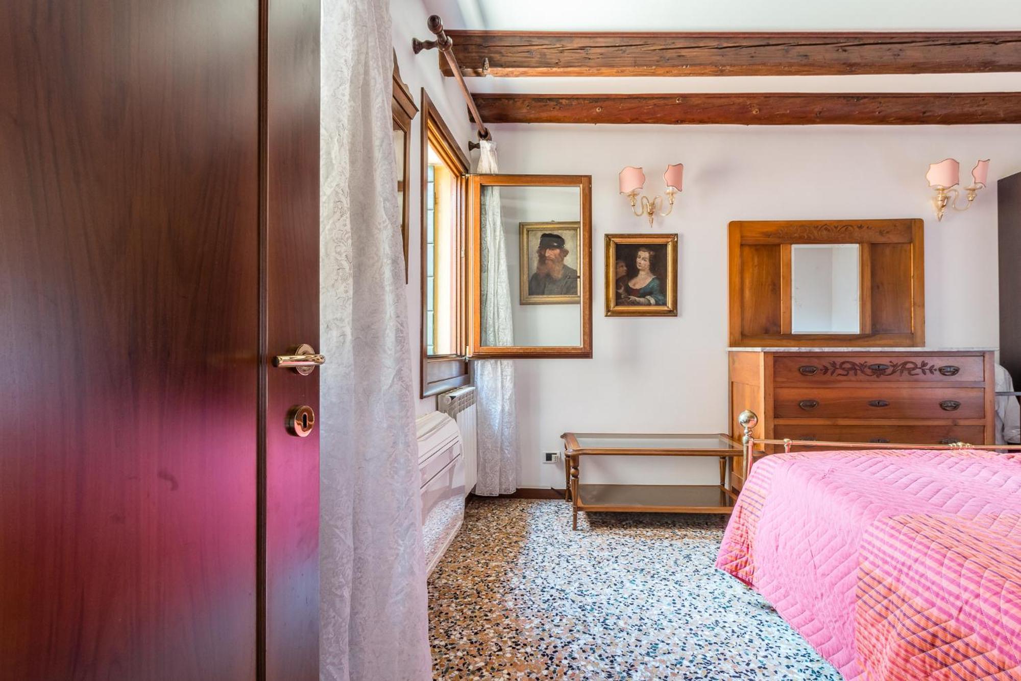 Vivaldi Apartman Velence Szoba fotó